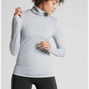 Athleta Flurry Peak Turtleneck Top in Light Grey/White